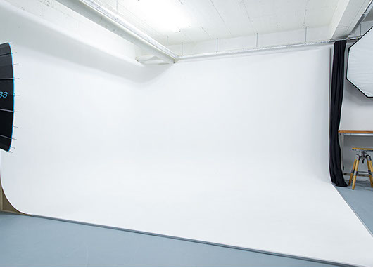 Die Hohlkehle in weiß vom Mietstudio Rauland